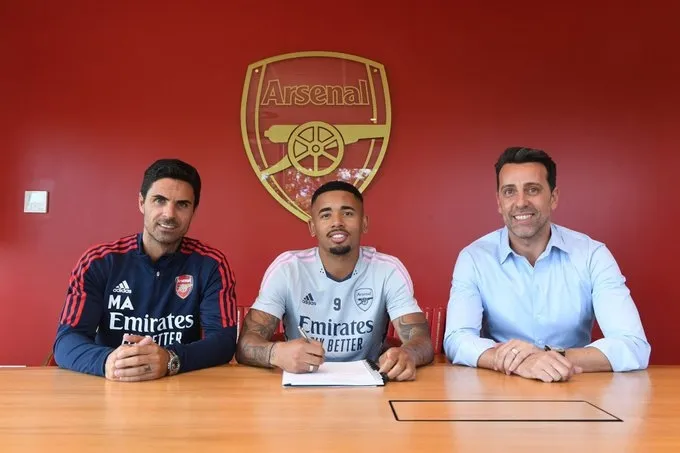 arsenal-manchester-cityden-gabriel-jesusu-transfer-ettigini-acikladi-1656922992061.jpg