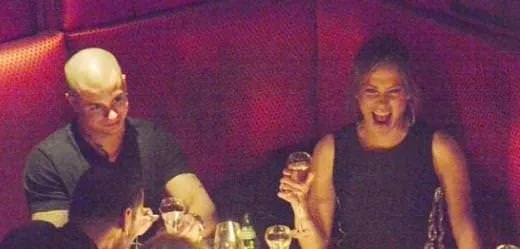 Jennifer Lopez'den bacak şov