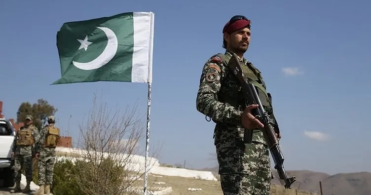 Pakistan’dan silahlı gruplara operasyon: 9 militan öldürüldü