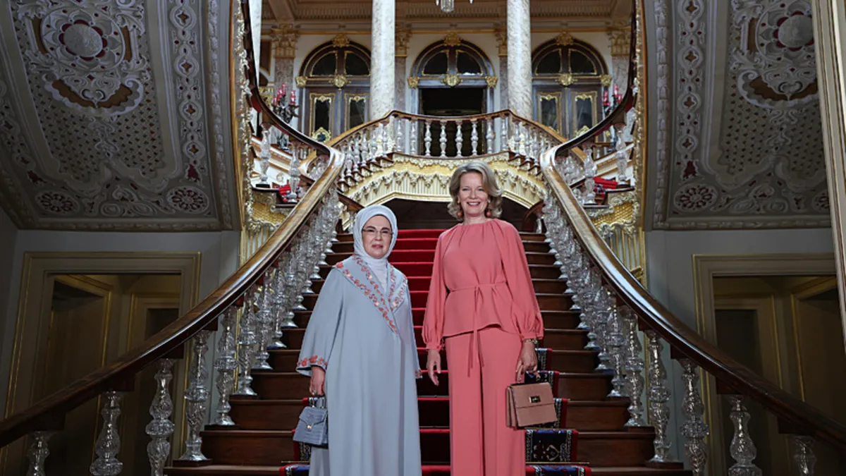 Emine Erdoğan, Belçika Kraliçesi Mathilde’yle bir araya geldi Emine Erdoğan, Belçika Kraliçesi Mathilde’yle bir araya geldi