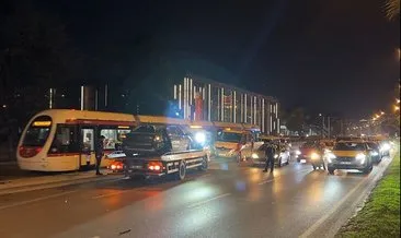 Samsun’da bir gün arayla iki kez faciadan dönüldü: Kaza sonucu tramvay yoluna daldı! #samsun