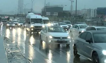 SON DAKİKA: İstanbul’da dolu ve yağmur başladı! Trafik haritası kırmızıya döndü!