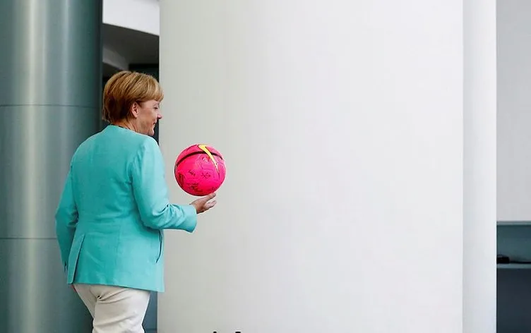 Hayrola Angela Merkel!