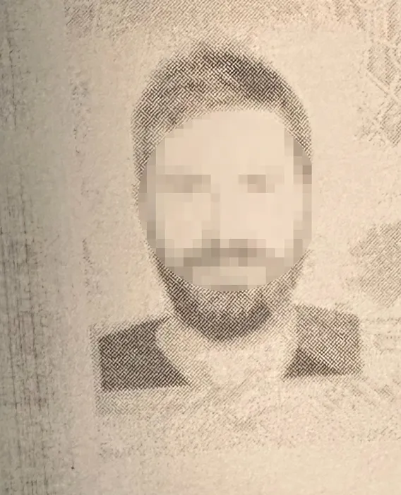 Eşinin alkol almasına tepki gösterdiğine pişman oldu! Kocasını önce süpürge sapıyla dövdü sonra bıçakla kovaladı...