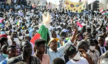 Sudan’da binlerce kişi nihai barış anlaşmasını kutladı