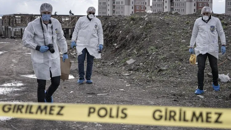 Acımasız adam eşini vurmak istedi: 5 yaşındaki kızını öldürdü!