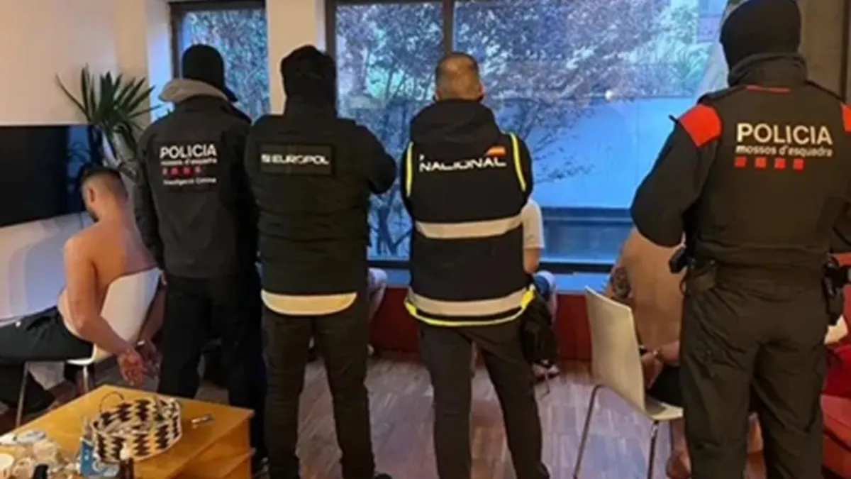 Daltonlar’a yapılan ‘Trakya’ operasyonun ayrıntıları ortaya çıktı: Silah verip uyuşturucu almışlar! Ayda 1.5 ton esrar Daltonlar’a yapılan ‘Trakya’ operasyonun ayrıntıları ortaya çıktı: Silah verip uyuşturucu almışlar! Ayda 1.5 ton esrar