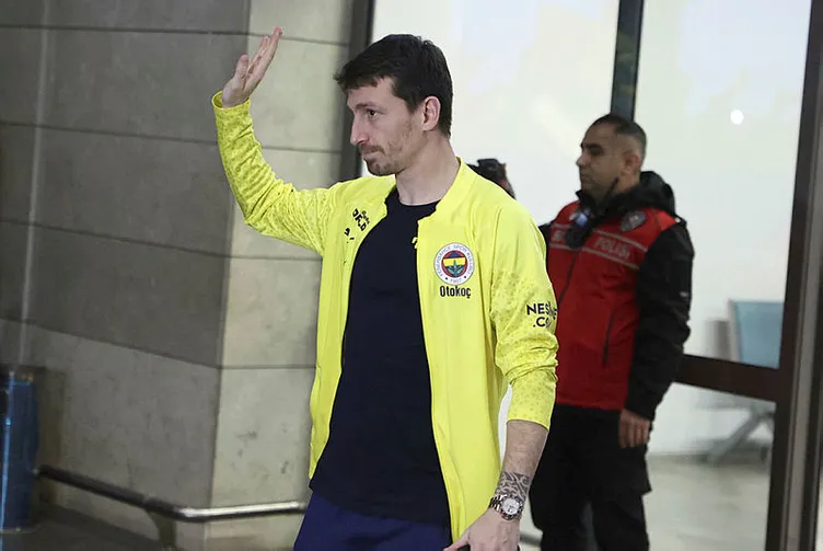 Son dakika Fenerbahçe haberi: Emre Belözoğlu Kanarya'nın 2 yıldızını alıyor!