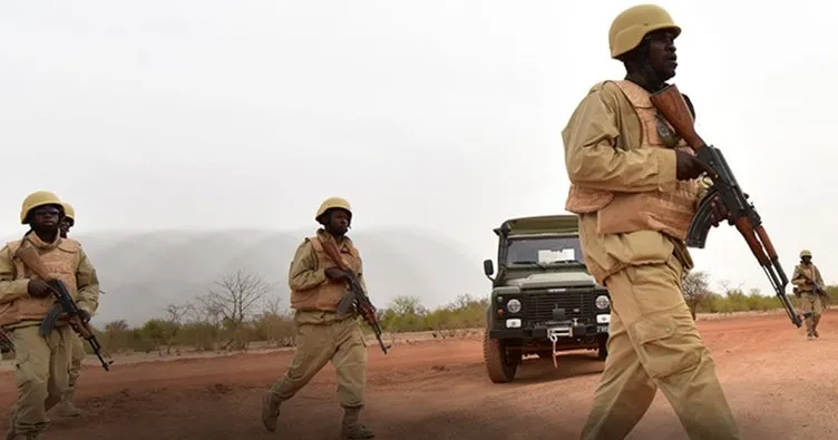 Burkina Faso’da ordu, hükümeti feshettiğini ve yönetime el koyduğunu duyurdu