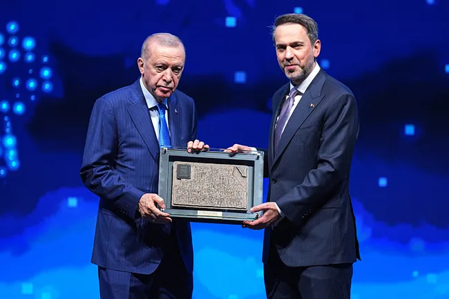 baskan-erdogan-turkiye-enerji-denkleminde-stratejik-yerde-1746190352963.jpeg