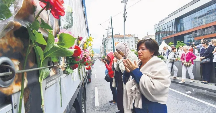 Srebrenitsa’da dinmeyen acı