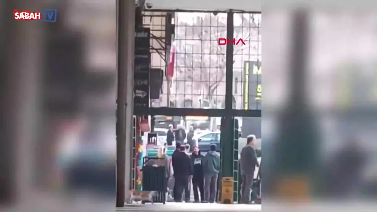 İstanbul Fatih’te silahlı banka soygunu! 12 bin lira alan şüpheli yakalandı | Video videosunu izle İstanbul Fatih’te silahlı banka soygunu! 12 bin lira alan şüpheli yakalandı | Video videosunu izle