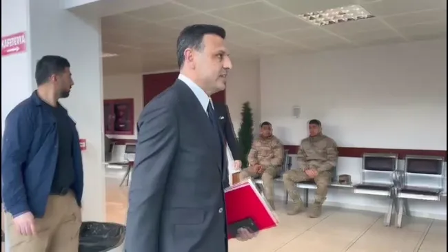 chpnin-usulsuz-kongre-davasi-gorulmeye-basladi-secime-hile-karistirdilar-1767700638972.jpg CHP’nin usulsüz kongre davası görülmeye başladı: Seçime hile karıştırdılar...