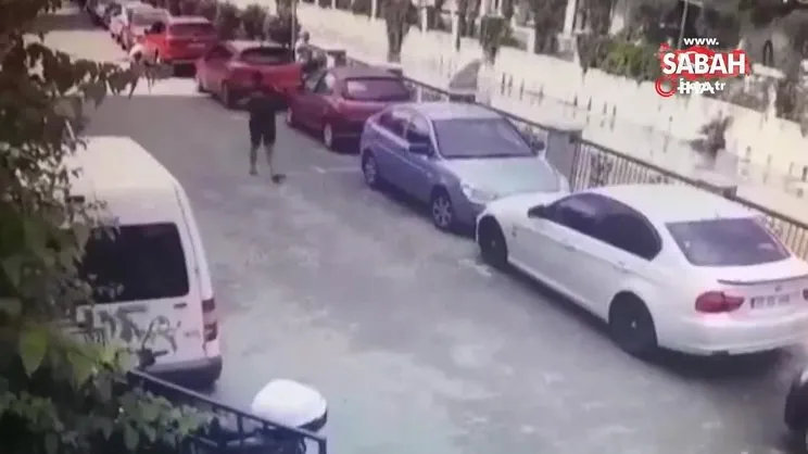 Denize giren voleybolcuların çantasını çalan hırsızlar kamerada | Video