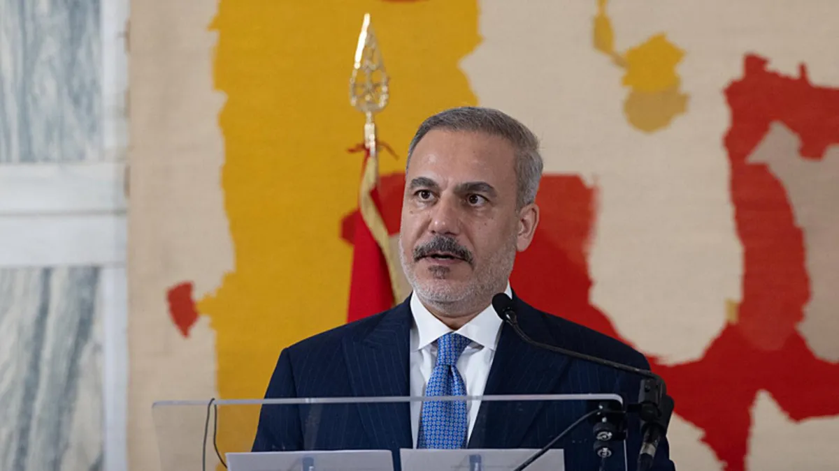 Bakan Fidan’dan uluslararası topluma çağrı: “İsrail’e karşı gereken önlemler alınmalı” Bakan Fidan’dan uluslararası topluma çağrı: “İsrail’e karşı gereken önlemler alınmalı”