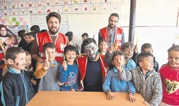 Köylerde gönül bağı kuruyorlar