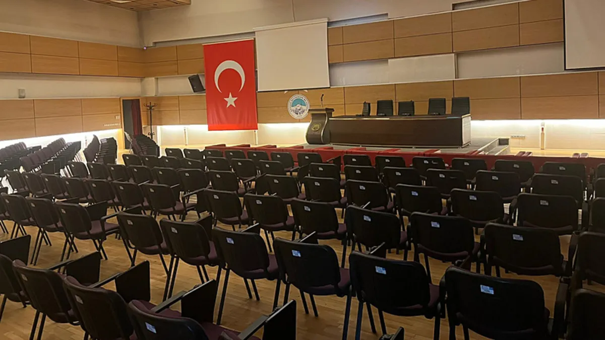 Kayserispor’un seçimli olağanüstü genel kurulu ertelendi Kayserispor’un seçimli olağanüstü genel kurulu ertelendi