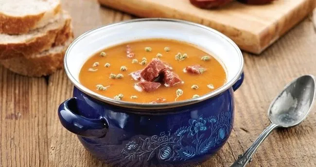 Sucuklu tarhana çorbası tarifi