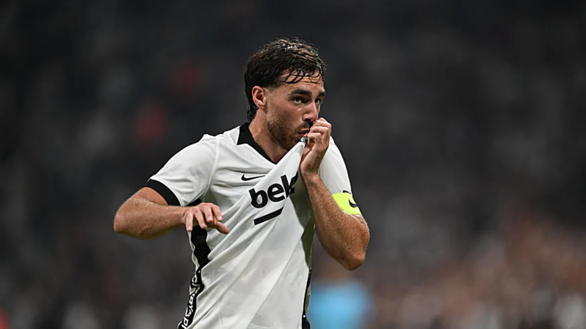 Orkun Kökçü'nün Midtjylland'a attığı gol sonrası sevinci