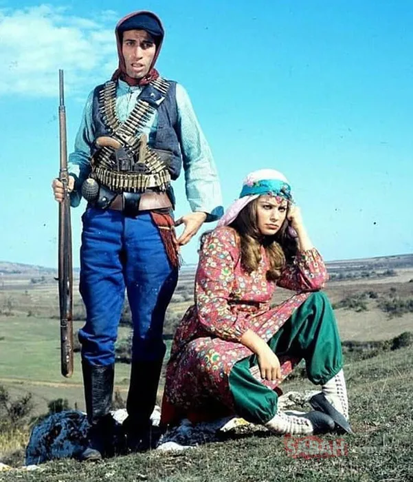 Kemal Sunal ile unutulmaz filmlere imza atmışlardı! Hanzo’nun güzel doktoru Meral Zeren değişimiyle şoke etti!