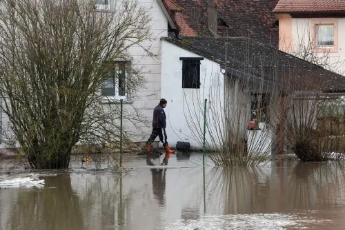 Almanya’da 30 kasaba sular altında