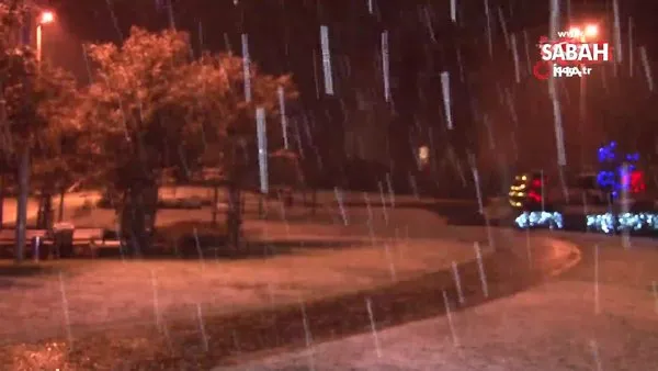 İstanbul Sarıyer’de gece saatlerinde başlayan kar yağışı etkisini göstermeye başladı | Video