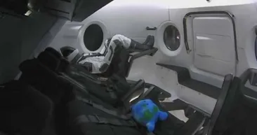 SpaceX tarihi uçuşu gerçekleştirdi