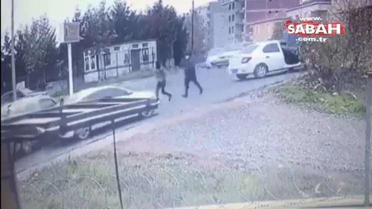 2.5 milyonluk gasp girişimi yarıda kaldı! Silahlı adamlardan geri geri kaçtı | Video