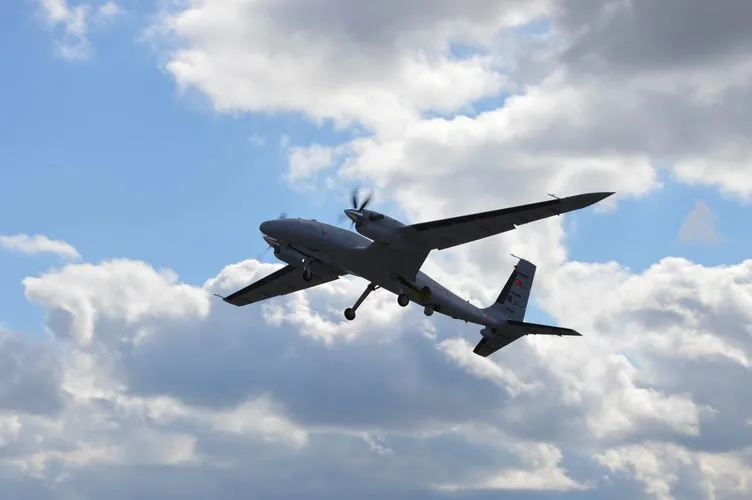Selçuk Bayraktar duyurdu! AKINCI B gökyüzüyle buluştu: Sınıfının savaş kabiliyeti en yüksek uçağı