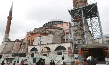 Ayasofya’da çatlak tespit edilen minarede tadilat başladı