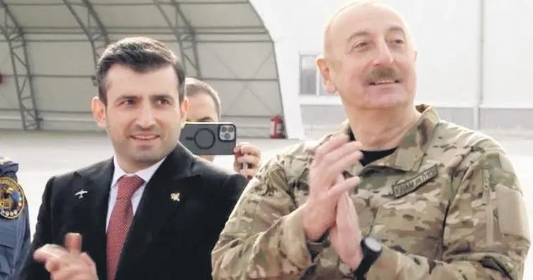 Azerbaycan’da gurur pozu