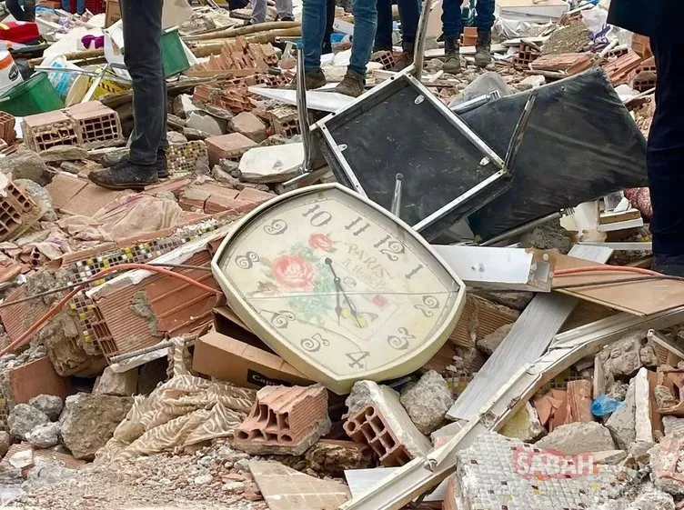 Mustafa Ceceli depremzede aile için hemen harekete geçti! Piyano jesti