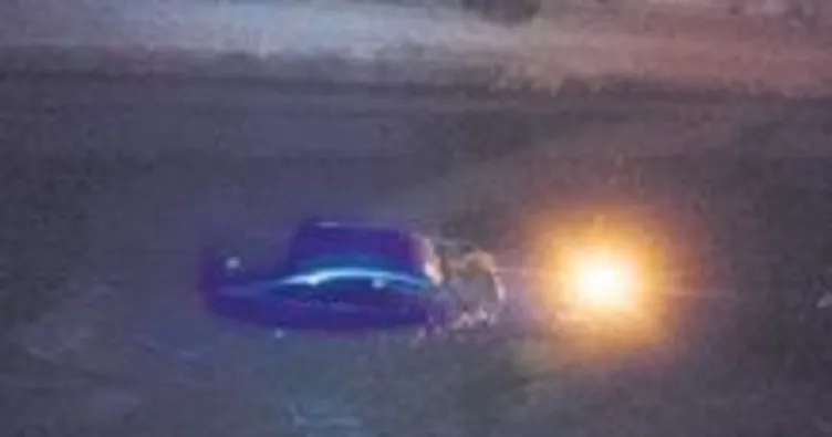 Adana’da otomobil sulama kanalına düştü