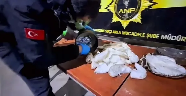 agrida-uyusturucu-operasyonu-83-kilo-metamfetamin-ele-gecirildi-1774366682837.jpg