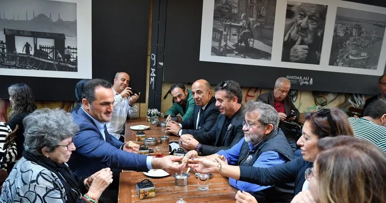 Duayen fotoğrafçı Ara Güler Beyoğlu’nda anıldı