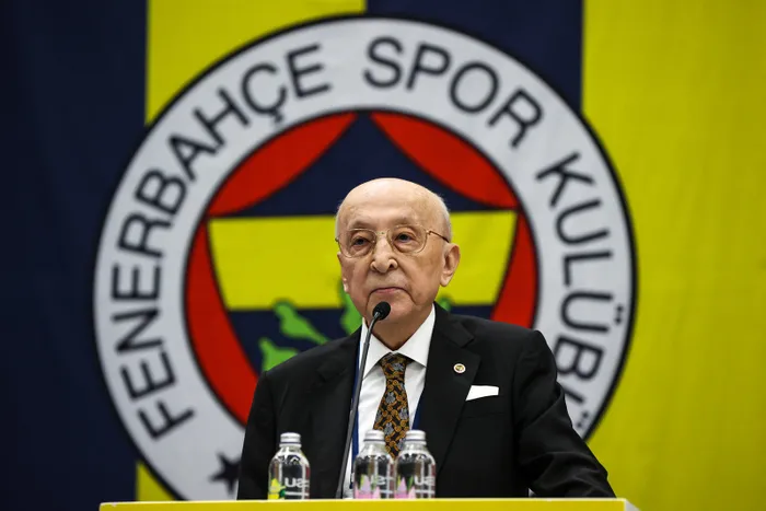 fenerbahce-yuksek-divan-kurulunda-vefa-kucuk-tartismasi-1651925767501.jpg