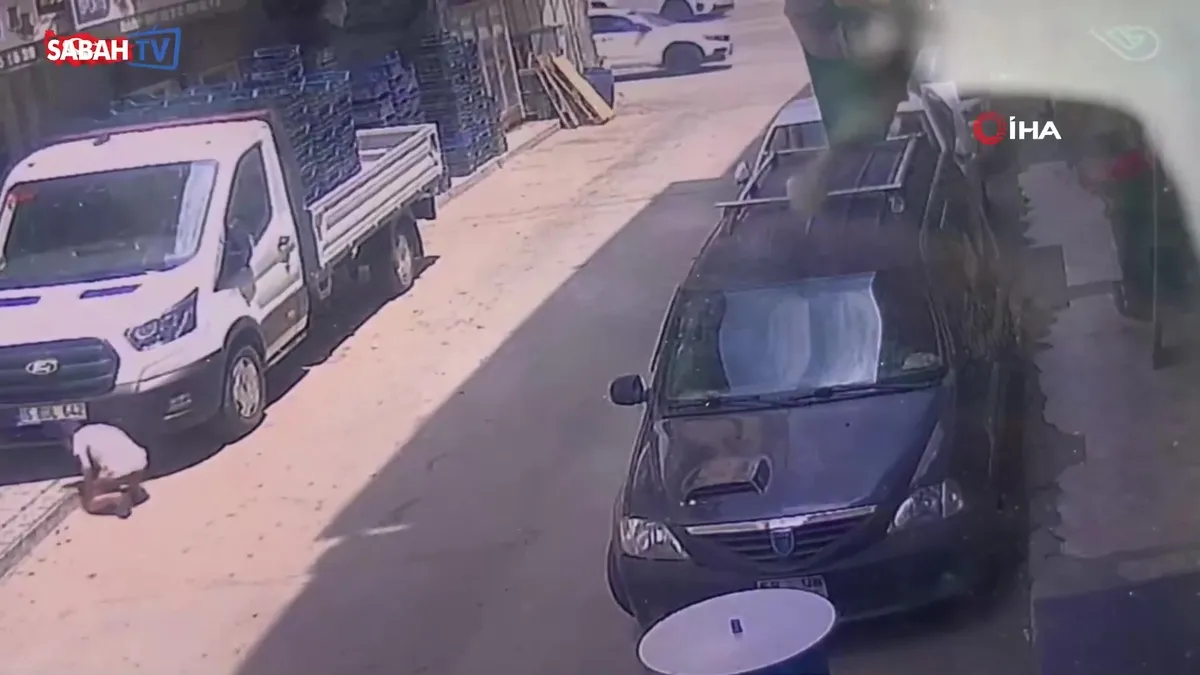 Bursa’da dehşet anları kamerada: ‘Yan bakma’ kavgası silahlı saldırıya dönüştü! | Video videosunu izle Bursa’da dehşet anları kamerada: ‘Yan bakma’ kavgası silahlı saldırıya dönüştü! | Video videosunu izle