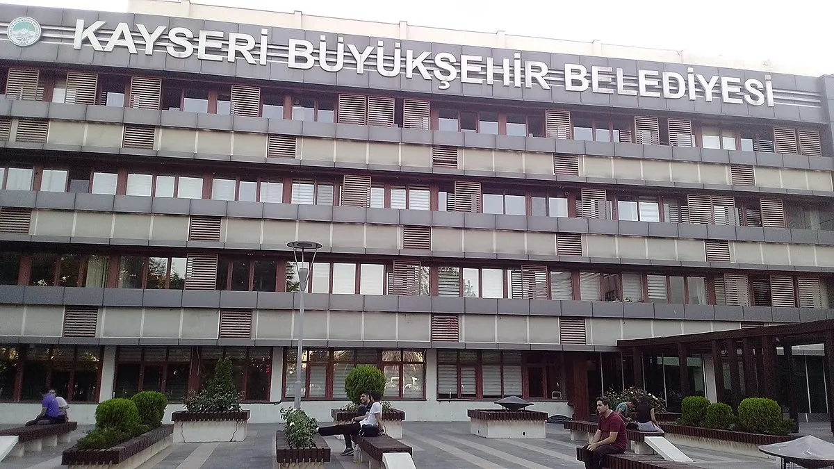 Kayseri Büyükşehir Belediyesi’nden borç ve alım iddialarına yanıt Kayseri Büyükşehir Belediyesi’nden borç ve alım iddialarına yanıt