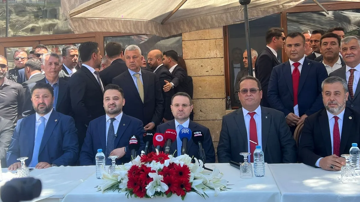 Adalet Bakanı Akın Gürlek Mustafapaşa'da vatandaşlarla görüşüyor