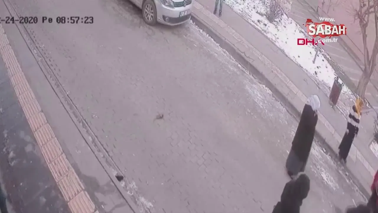 Mus Ta Kadinlarin Sac Koparan Feci Sokak Kavgasi Kamerada Video Videosunu Izle Son Dakika Haberleri