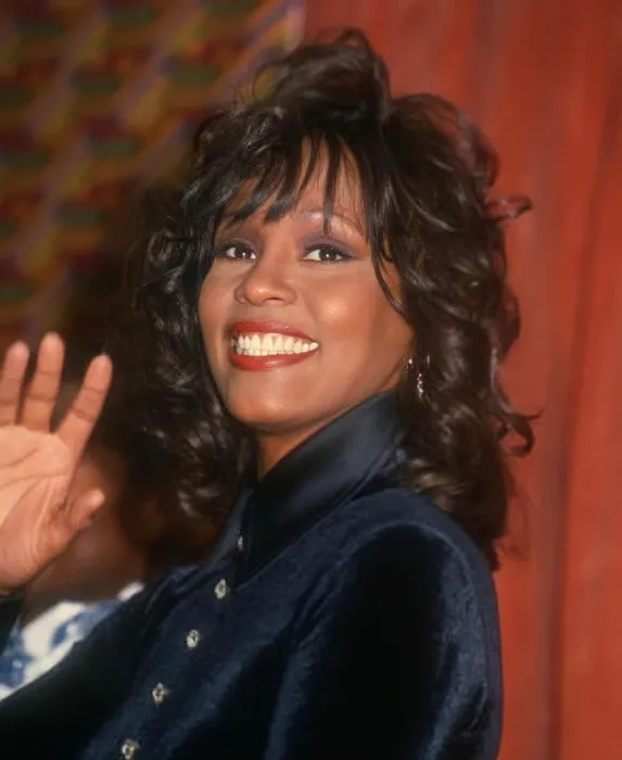 Yeşim Salkım’ın kankası dünyaca ünlü şarkıcı çıktı! Meğer Whitney Houston ile...