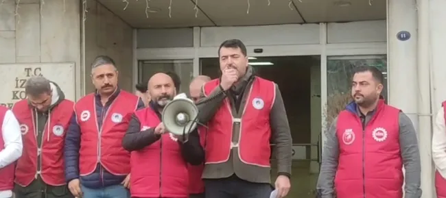 chpli-izmir-buyuksehir-belediyesindeki-maas-krizi-konaka-sicradi-isciler-20-ocaka-kadar-sure-verdi-1737021878897.jpg CHP'li İzmir Büyükşehir Belediyesi'ndeki maaş krizi Konak'a sıçradı: İşçiler 20 Ocak'a kadar süre verdi!