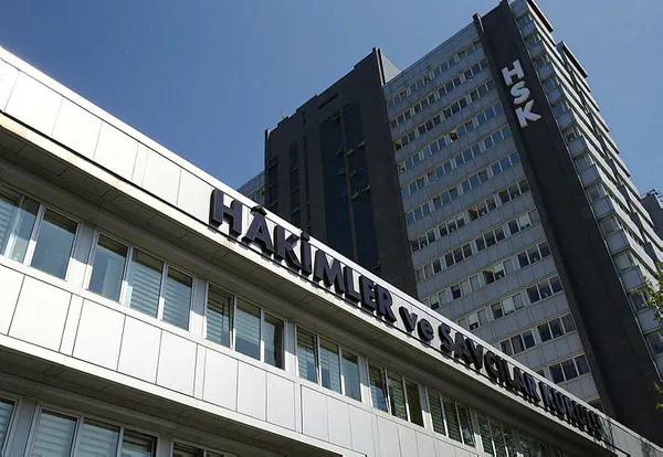Son dakika | Eşcinsel uygulamasında bir hakim! Şantaj iddiası garip ilişki yumağını ortaya çıkardı