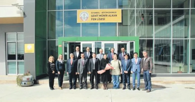 Şehidin adı okulda hatırası alyansta...