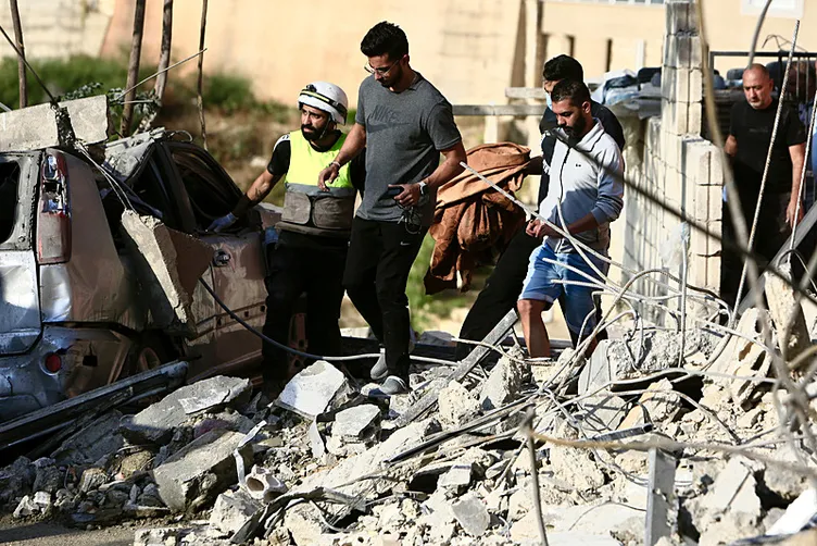 Katil İsrail Lübnan’da kara harekatında başarı sağlayamadı: Hava saldırılarını ise sürdürüyor