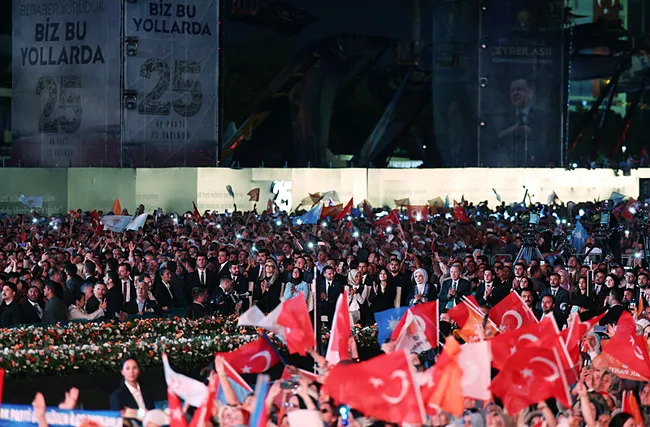ak-partinin-25-kurulus-yil-donumunde-golbasinda-yeni-donem-belediye-baskani-yakup-odabasi-ak-partiye-katildi-1786793554042.jpeg
