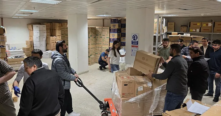 Türkiye’den İran’a tıbbi malzeme yardımı