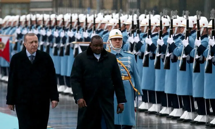 Cumhurbaşkanı Erdoğan,  Gambiya Cumhurbaşkanı Barrow’u resmi törenle karşıladı