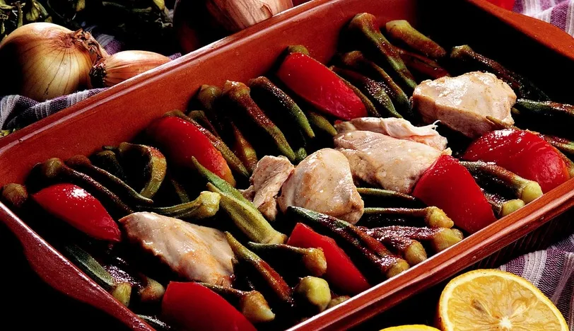 Fırında Bamyalı Piliç Göğsü