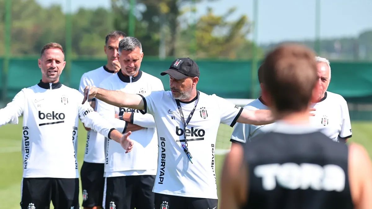 Beşiktaşlı futbolcular antrenmanda